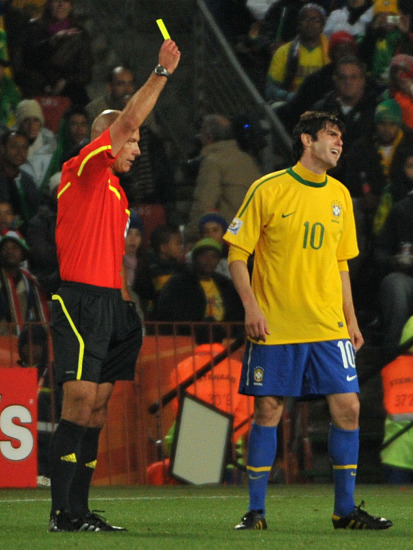 卡卡剛解禁竟又面臨禁賽巴西10號已成世界杯紅黃牌王