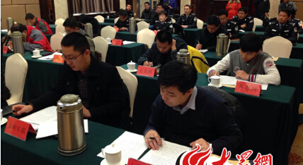 ���Čá�����ϲ�۵�ʮ�����񾯲족�u�x��ӬF(xi��n)��