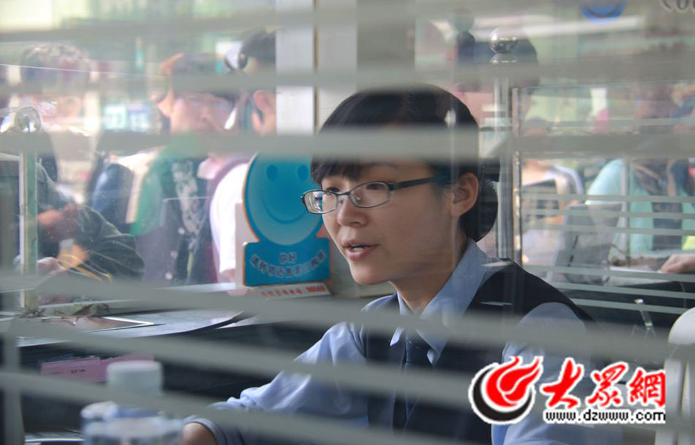 ��Ʊ�T�RԽ�ġ����䡱����ƿˮ��һ�Н�������