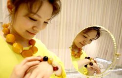 �����������m����չ�ھ��e��