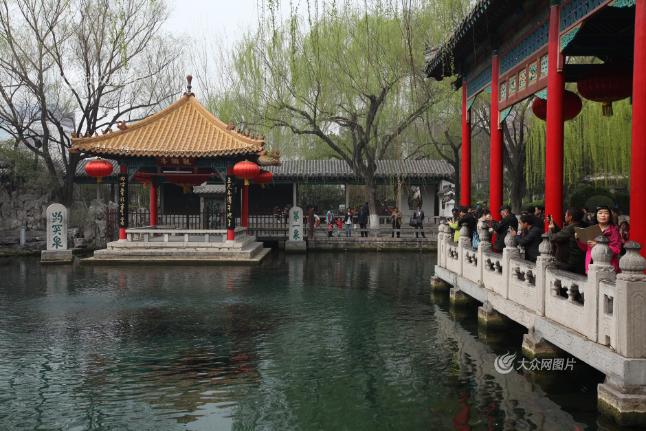 3��27�գ�������ͻȪ����ˮλ�H��27.52�ף� �ѽ��B�m��������Ƽtɫ���侀���׺��ѽ��]���ˇ�ӿ�ĸ߶ȡ�