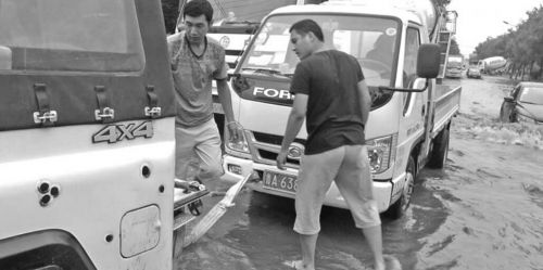 7��3��������һ������ͻ�uʡ�ǣ��o���񎧁�һ�z�����ͬ�r��Ҳʹ�ò���·�ηeˮ���������S��·��������܇���͡��ӵ�܇���������Ԓ����ԽҰE����Ϸ��־Ը��Ԯ꠵�־Ը�߂������܇ǰ���F�������ɹ���һ�v����؛܇���x�eˮ���@֧־Ը��Ԯ꠳���һ�����������ԽҰ܇��������񂃞�������M�������е�·���U܇�vʩ���_300�����