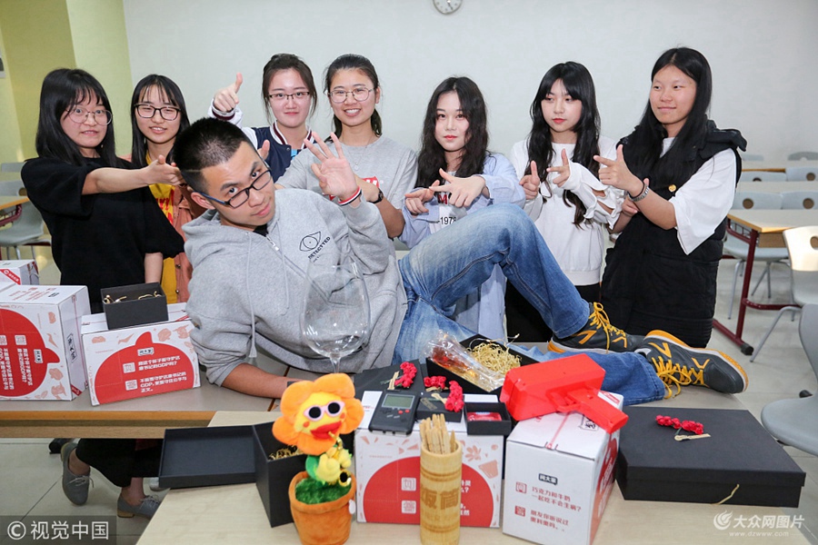 �������Ψһ������������ʲô���X����ǰ�㽭ĳ��У��W��������֮�Hȫ��Ů�������Ψһ�������ʂ���20�����նY����