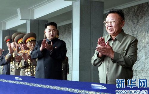 朝鮮金正恩借大閱兵亮相