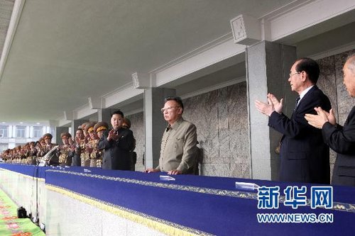 朝鮮金正恩借大閱兵亮相