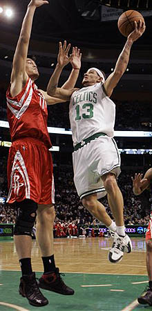 姚麥攜手助六人得分上雙火箭三分如雨復仇綠衫軍