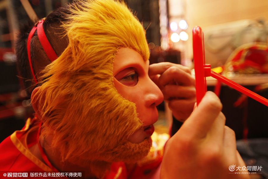 2016��2��3�գ�ɽ�|���u���r�v�����R����ӛ�߽��ո��S90��С��𲨁���һ��˾������F�������͎��ֵܜʂ������ɮ��ͽ����һ�������