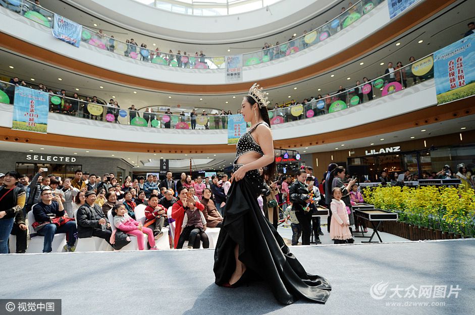 4��2�գ�ɽ�|ʡ̩���У�һ�̈��e�k̩���L��չʾ������Ո��5�����b�ۺ�������������������175-180�������������L�l�ĉ�С������