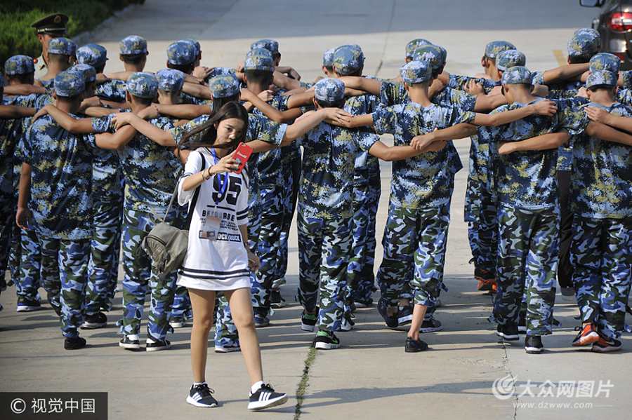 2017��8��31�գ�ɽ�|���_(t��i)��һλŮʿ��܊Ӗ(x��n)�W(xu��)���鱳���������