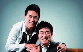 �Ŵ���־��ͬ�ݡ����h�� �����׶��R����